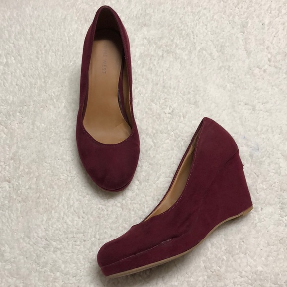 Burgundy Closed Toe Wedges!! - Picture 3 of 4